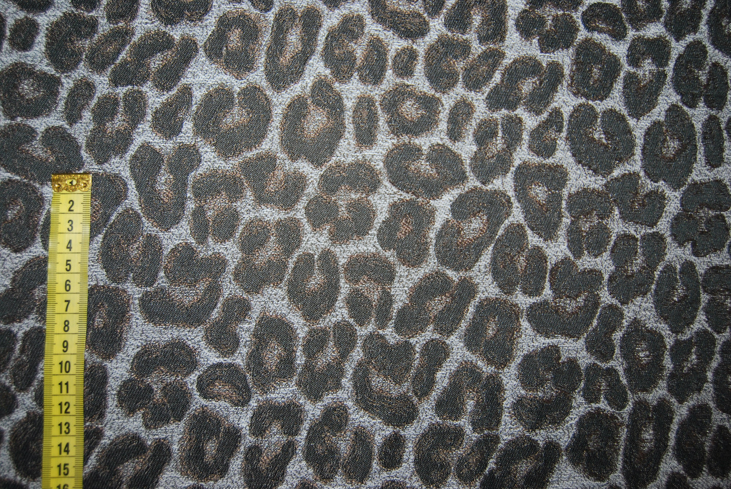 Leopard jacquard