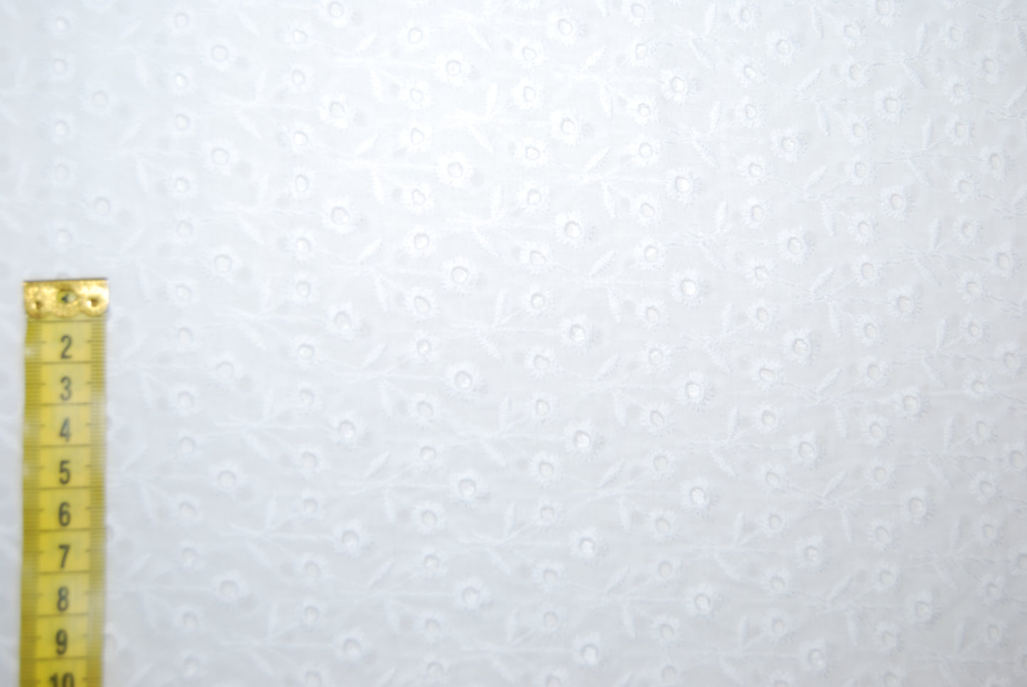Broderad voile