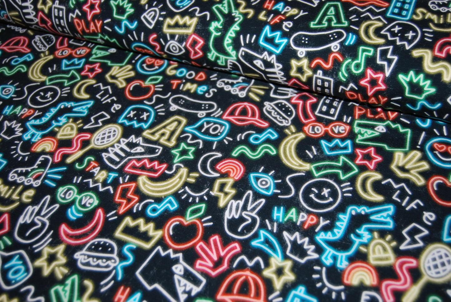 Doodles neontrikå