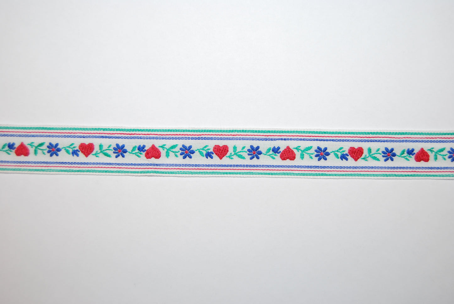 Hjärtan och blommor slöjdband (fler färger)