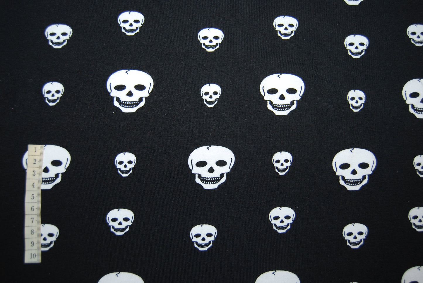 Happy skulls trikå