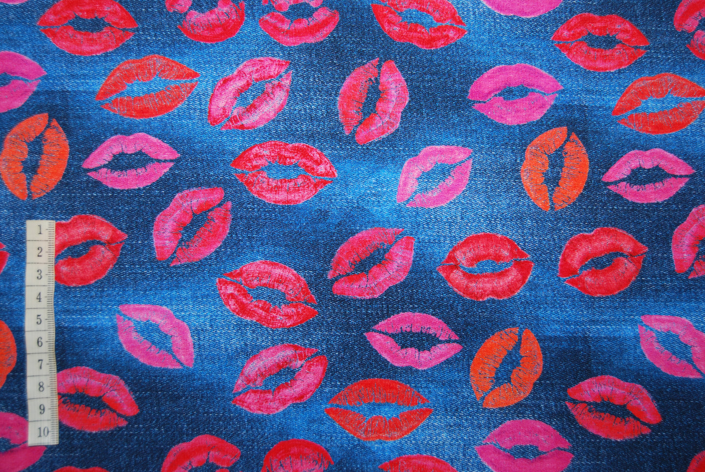 Lips jeansmönstrad digitalt tryck