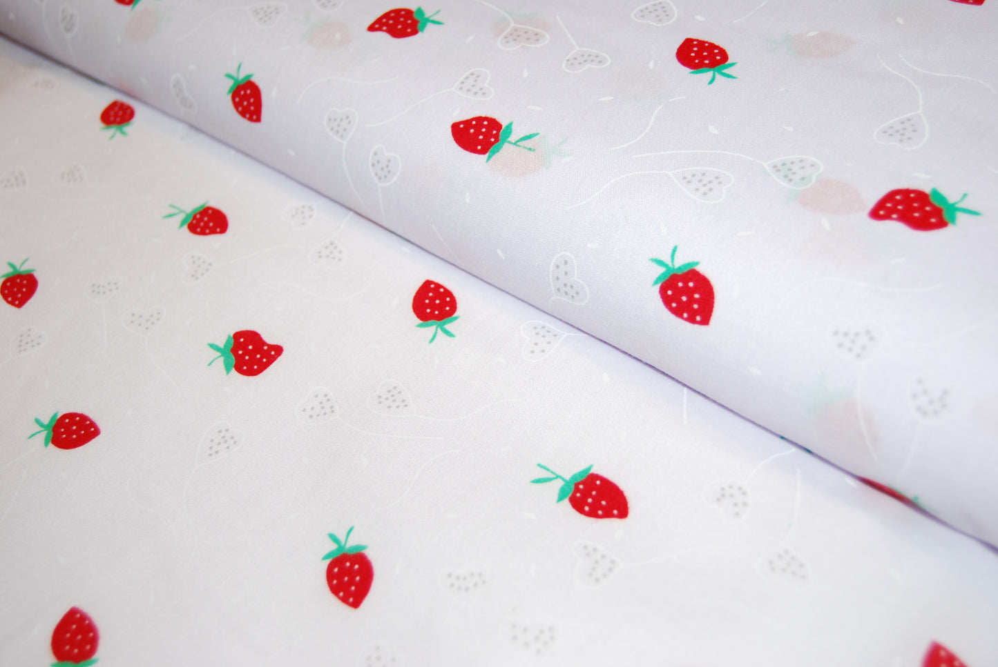 Jordgubbar bomullspoplin