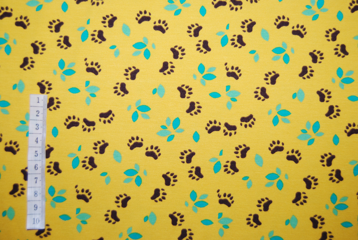 Leaves and paws trikå