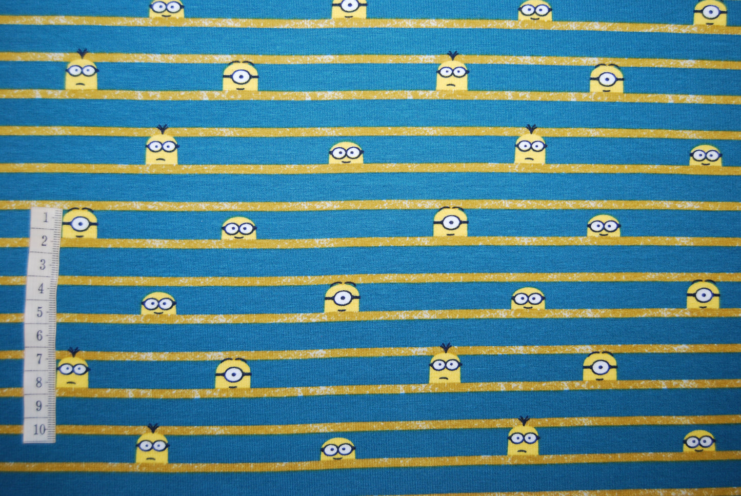 Minions på rad trikå (fler färger)