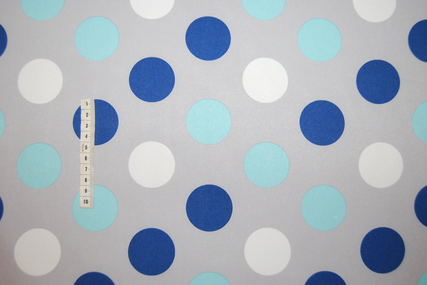 Softshell prickar blå vind- och vattenavvisande