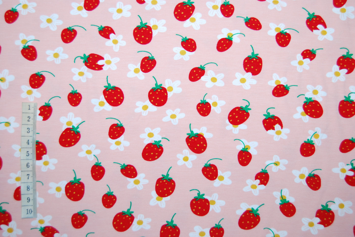 Strawberry flowers ekologisk trikå (fler färger)