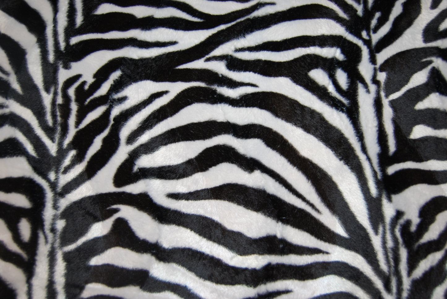 Zebra fuskpäls