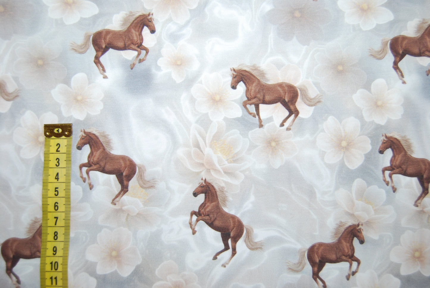 Horses and flowers trikå