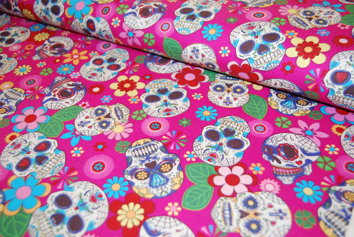 Candy skulls bomullspoplin (fler färger)