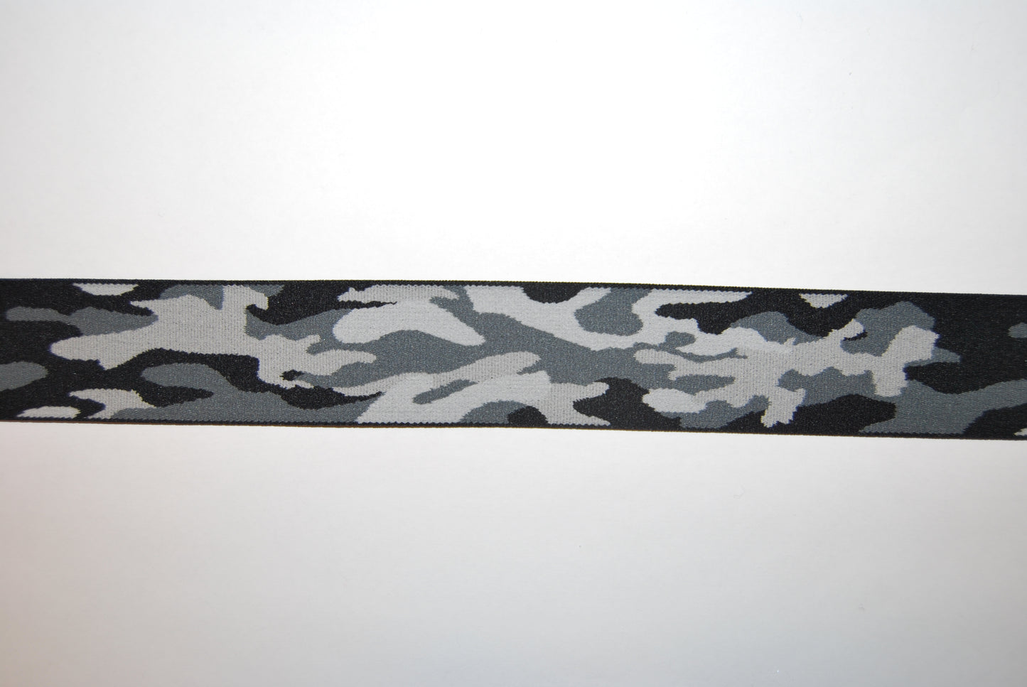 Resår Camouflage (fler färger) säljes per meter
