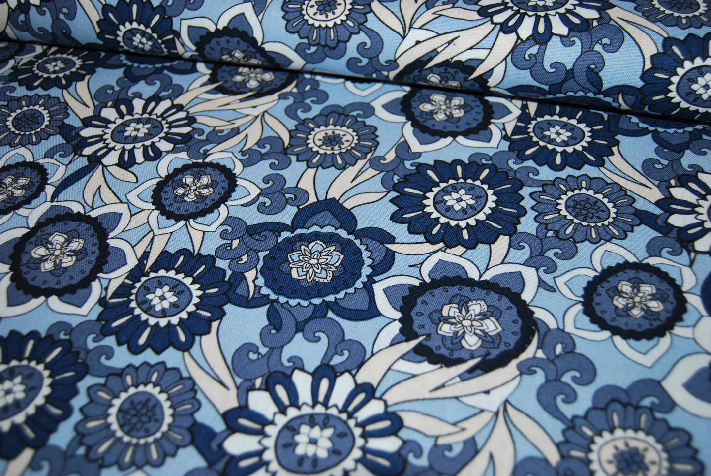 Seventies flowers linneviskos (fler färger)