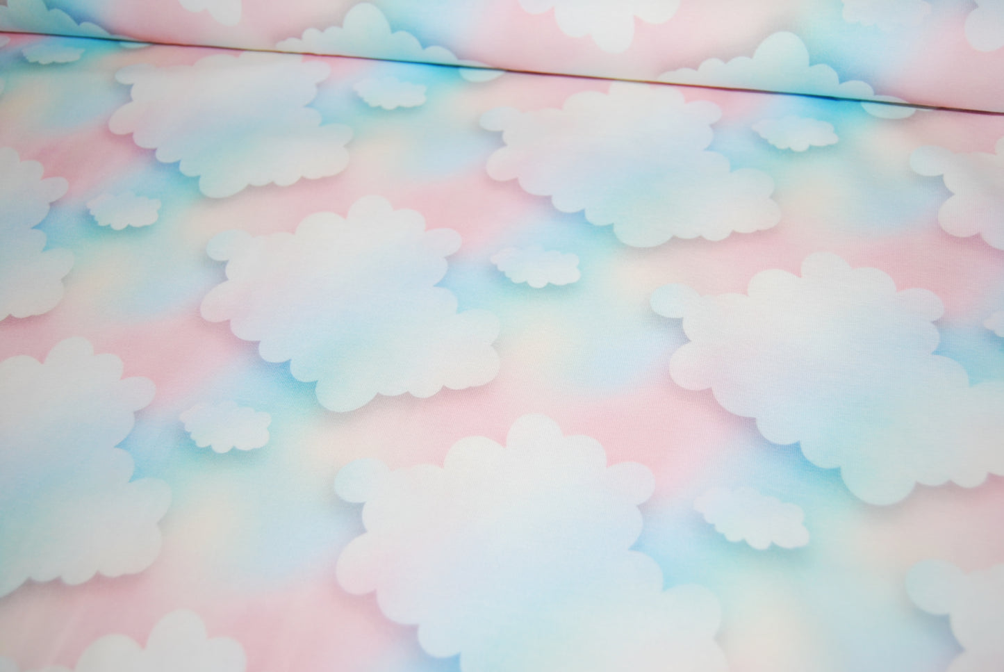 Colourfull clouds trikå
