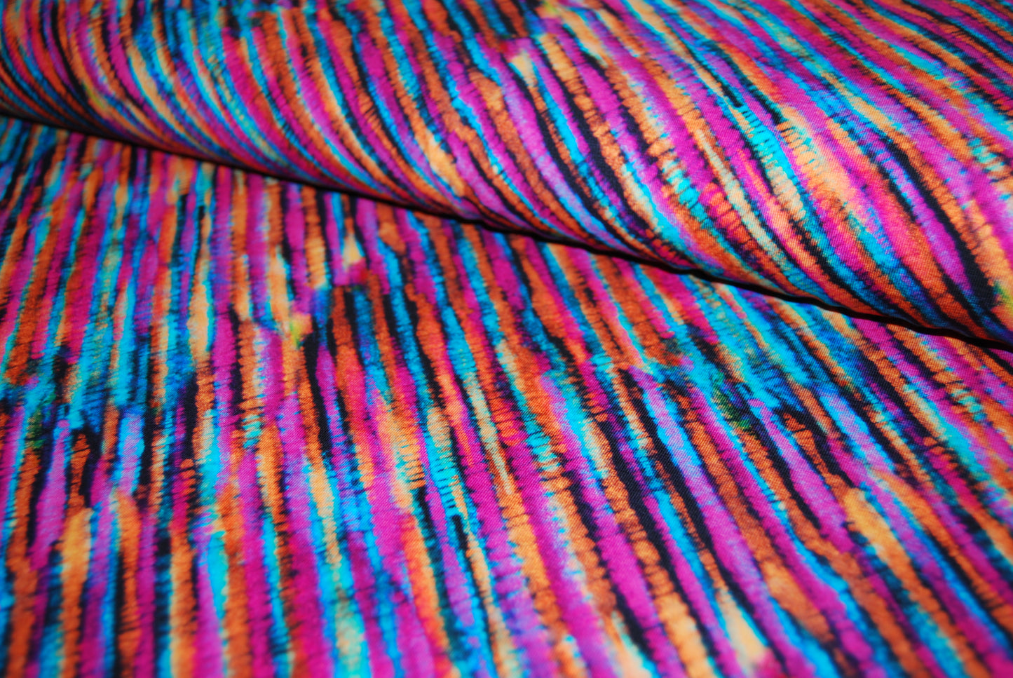 Colourful batik ekologiskt digitalt tryck (fler färger)