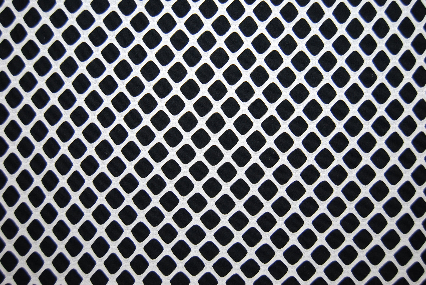 Fishnet mesh stor
